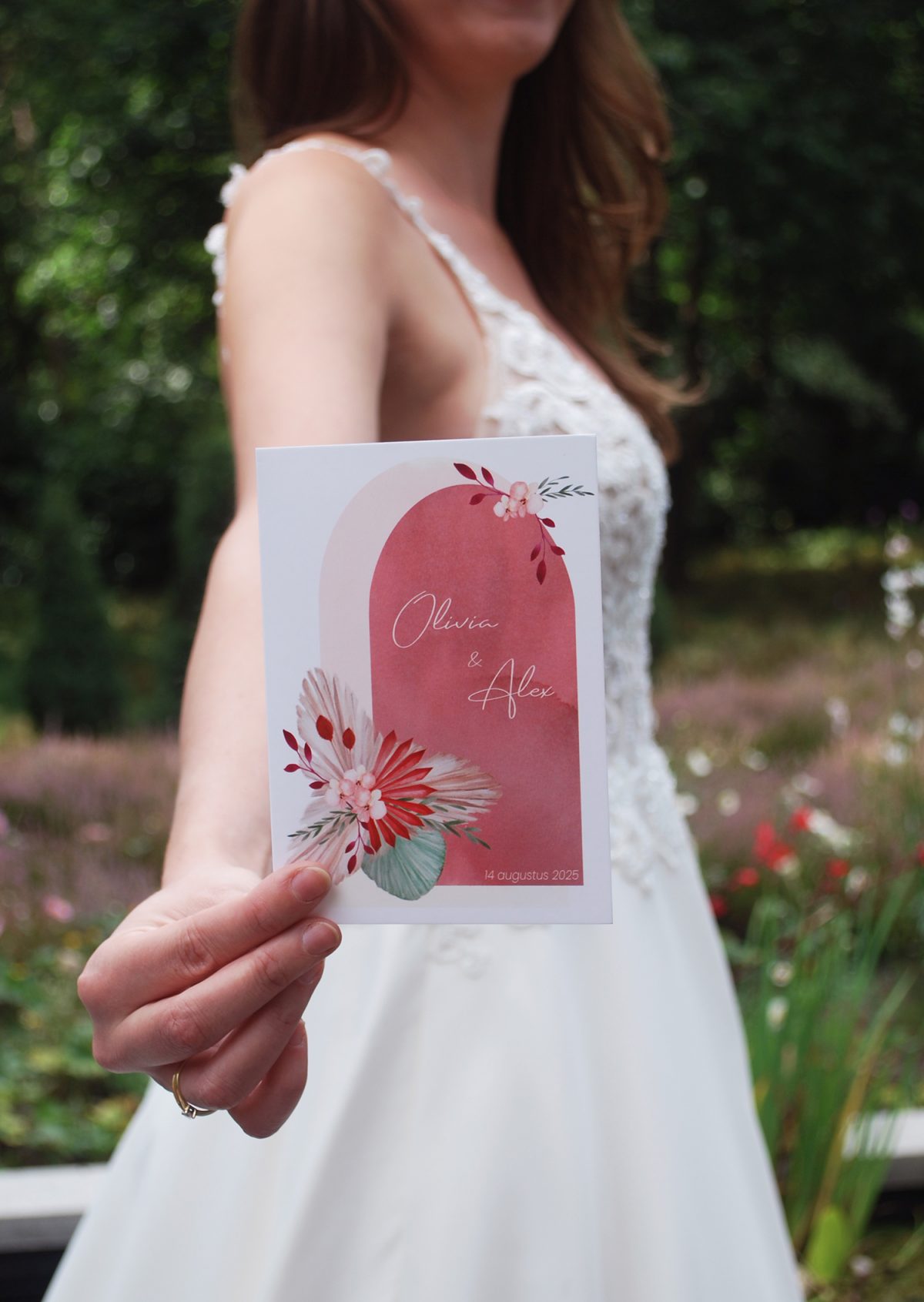 Trouwkaart in boho stijl met aquarelschildering van droogbloemen. weddingstationary. Collectie Hannah Illustreert 2023
