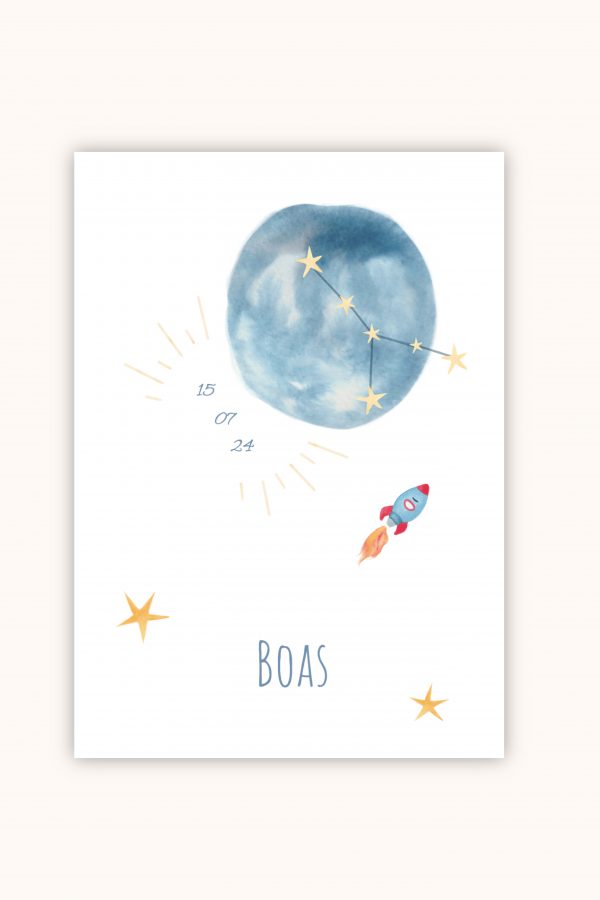 Duurzaam geboortekaartje voor jongens met blauwe maan, sterrenbeeld en raket.