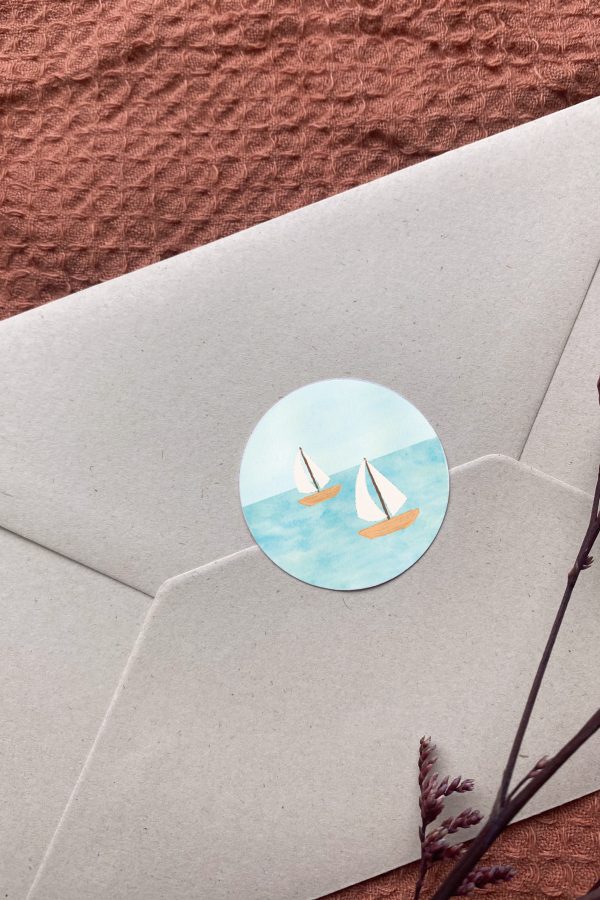 Sluitzegel met zeilbootjes passend bij een geboortekaartje - Hannah Illustreert